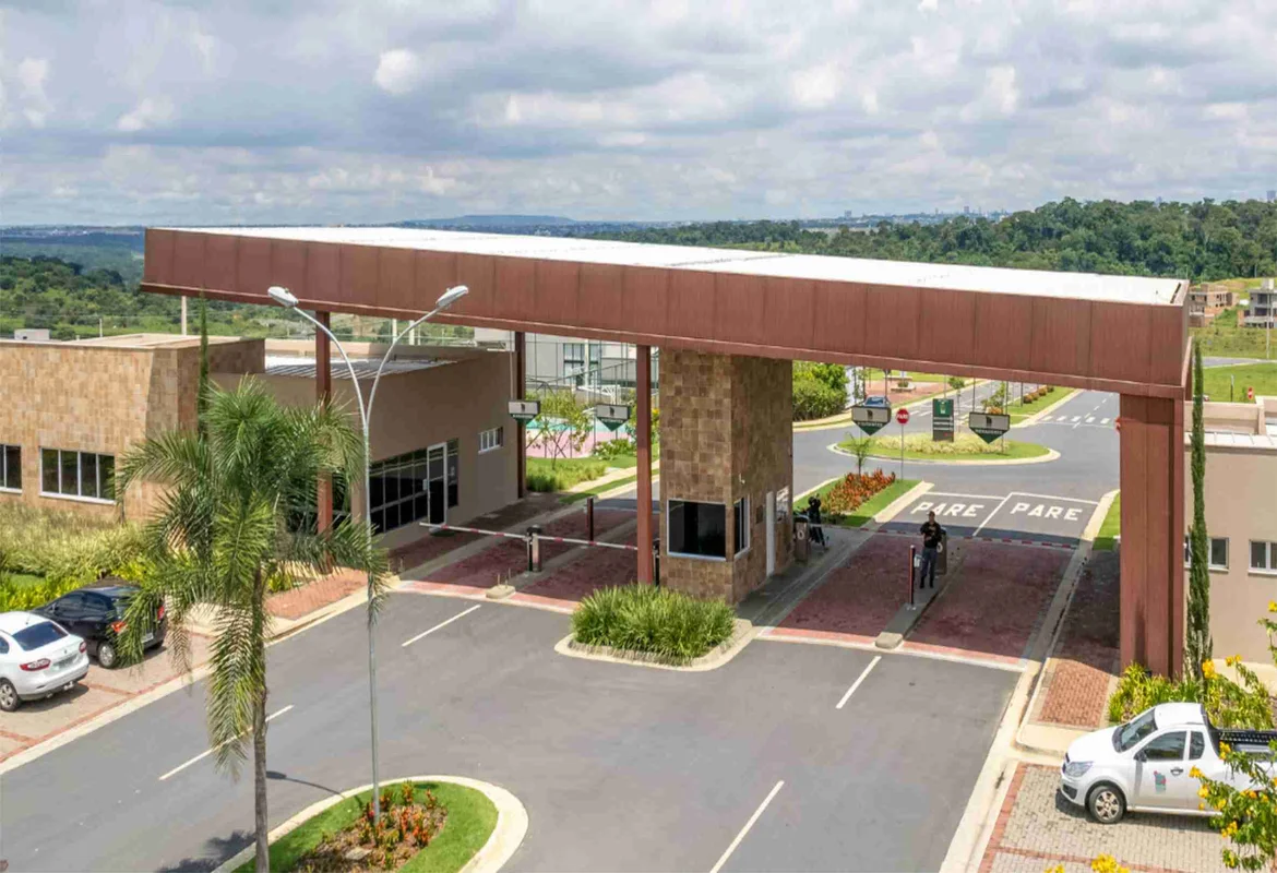 Vendo 2 (dois) lotes no Jardins Bolonha com metragem de 300 metros quadrados cad...