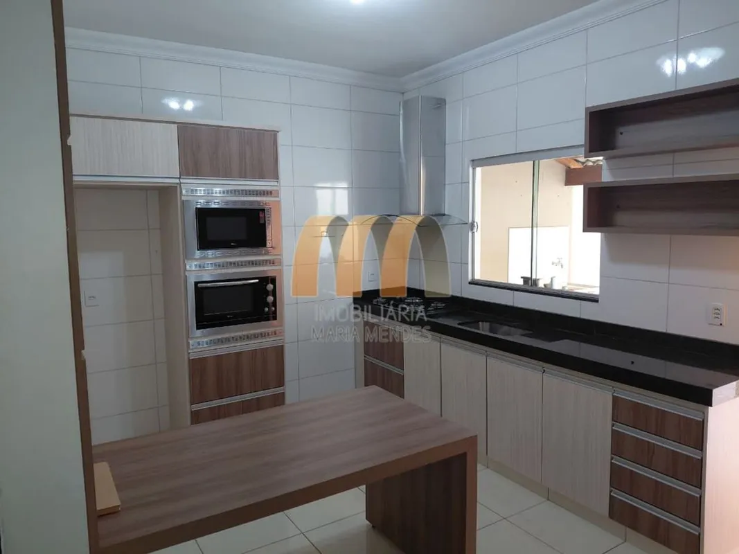Lote 200 metros 105 metros construída 3 quartos sendo uma suiteBanheiro socialSa...