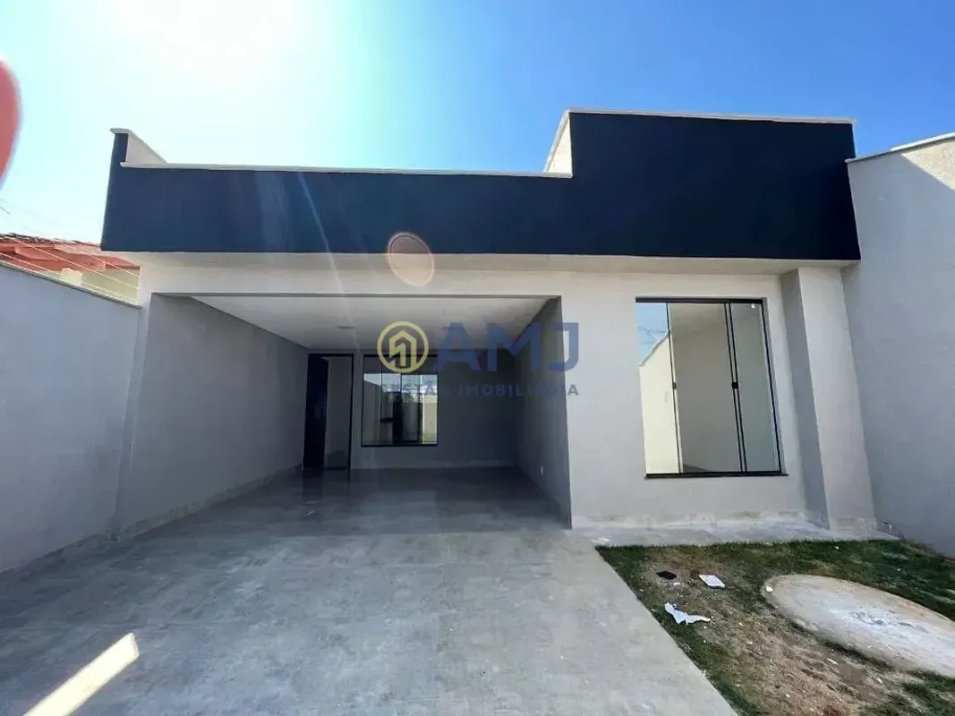 Casa de Alto Padrão Próxima à Av. Rio Verde3 suítes plenasLavaboSala com pé-dire...