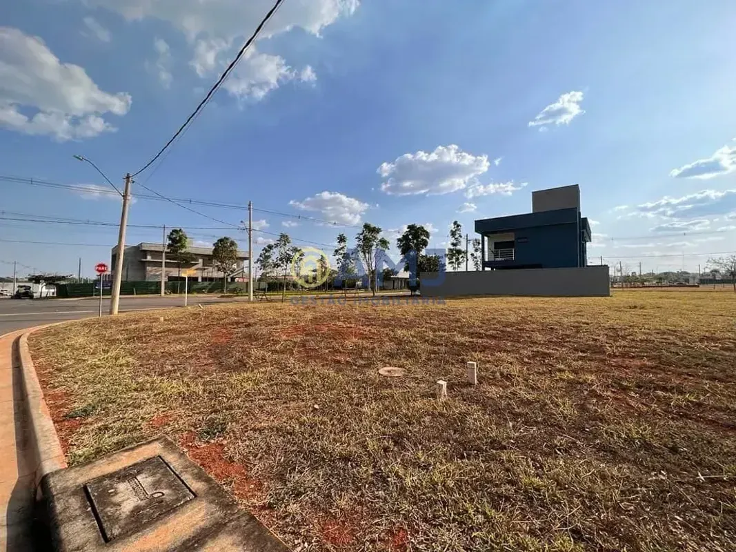 LOTE DE ESQUINA À VENDA TERRAS ALPHA 2Condomínio fechado Alto padrão Excelente l...