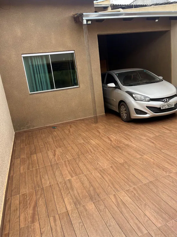 Casa aconchegante, familiar em um dos setores que mais se desenvolve em Goiânia....