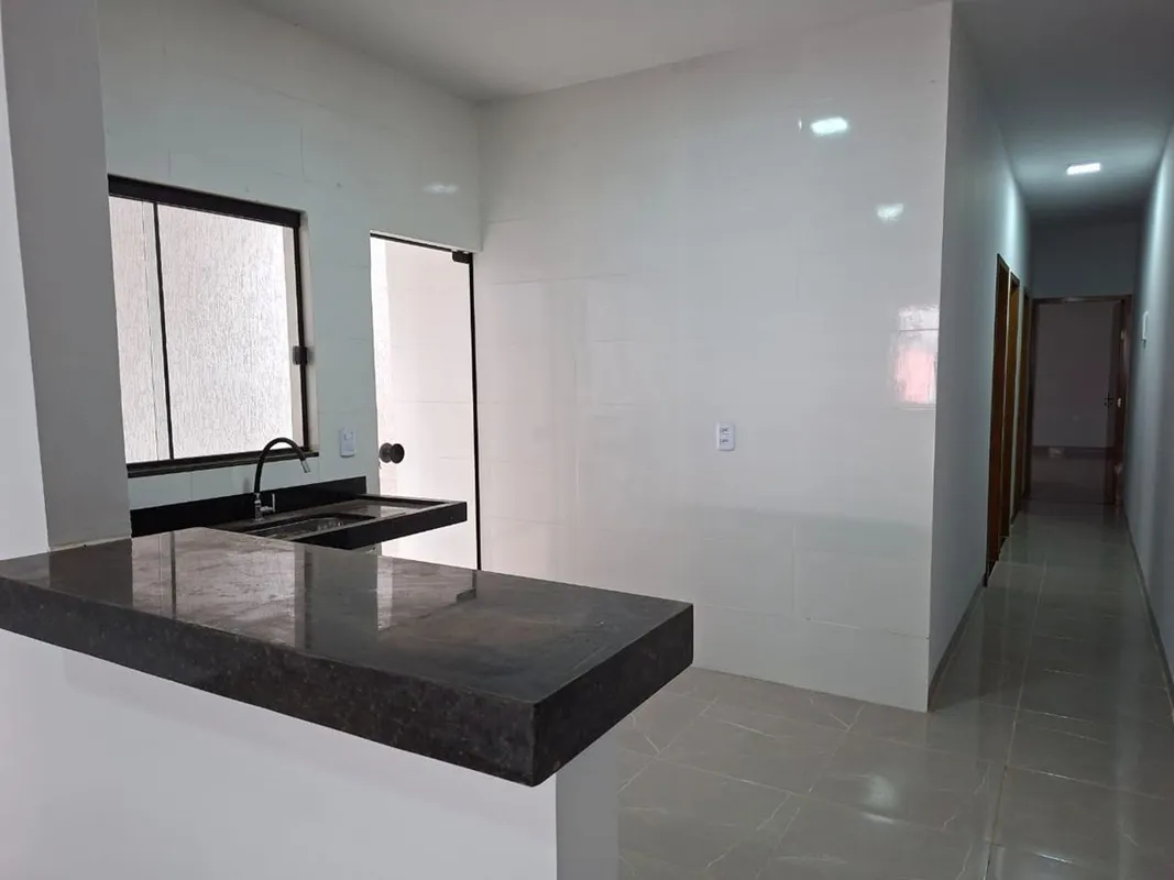 Casa no Jardim Scala – TrindadeCasa com 3 quartos, sendo 1 suíte, bem distribuíd...