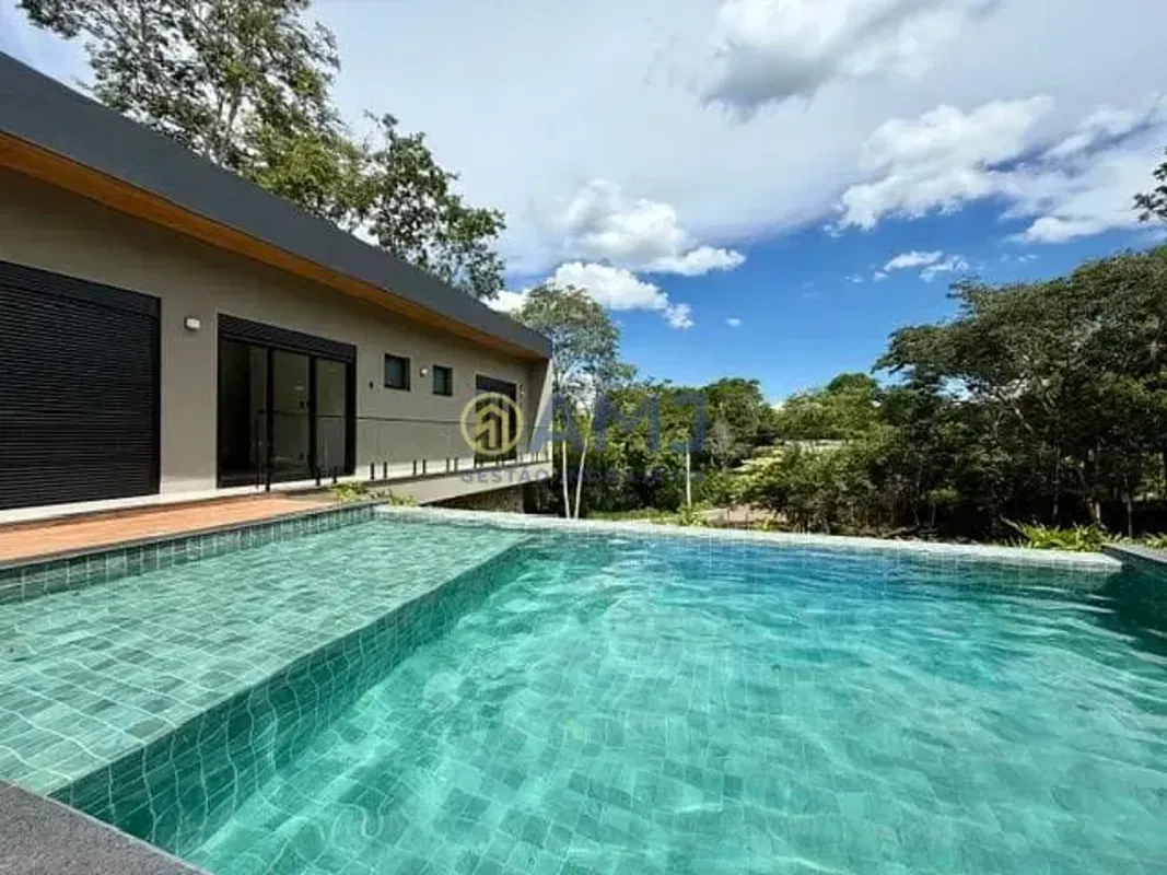 RESIDÊNCIA EXCLUSIVA COM VISTA PARA A MATA ALTO PADRÃO - COND. RES. DAS AROEIRAS...
