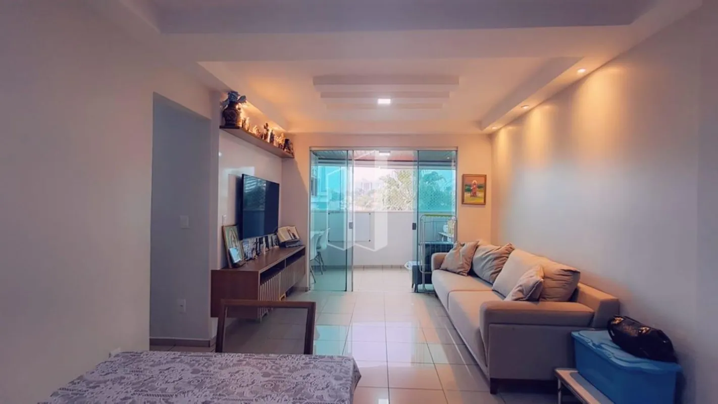 Apartamento excelente, muito conservado, com 80 m² de área. Possui 3 quartos, se...
