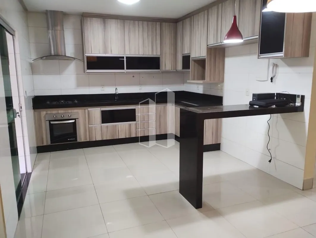 Ótimo sobrado residencial na Alameda Embé, localizado no Parque Amazônia, em pos...