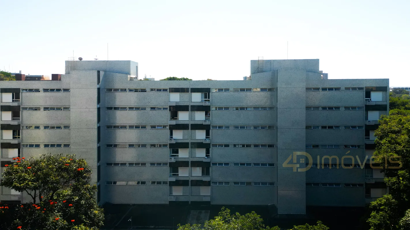 SQS 104 – ASA SUL | 156m² | 4 QUARTOS | 2 VAGAS DE GARAGEM NO PILOTIS TIPO GAVET...