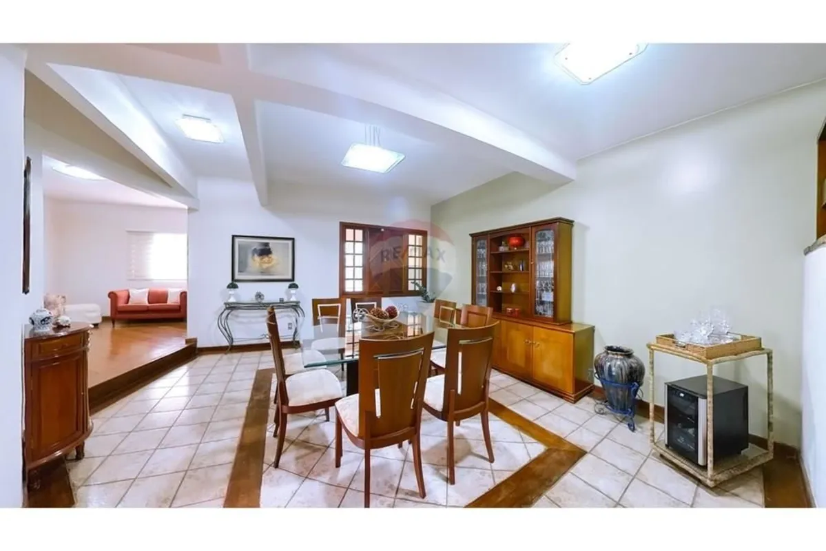 Casa de Esquina na SHIGS 711 Sul | 4 Suítes + Terraço com SpaCasa de esquina à v...