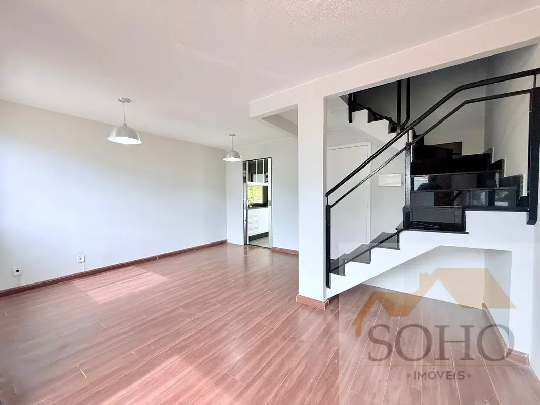 SOHO IMÓVEIS ALUGA EXCELENTE CASA NA QUADRA 01 DO JARDINS MANGUEIRAL.CASA SEMI M...