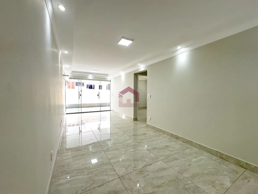 Fernandes & Coelho Imóveis apresenta um excelente apartamento de 75m² com amplo ...
