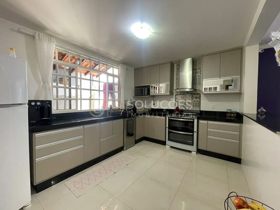 3 Quartos (1 Suíte) | Banheira de Hidro | Área Gourmet | Terreno: 175m² | Constr...