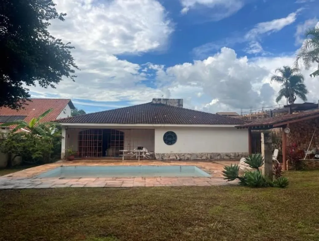 Casa térrea com excelente potencial para reforma e ampliação, ideal para quem de...