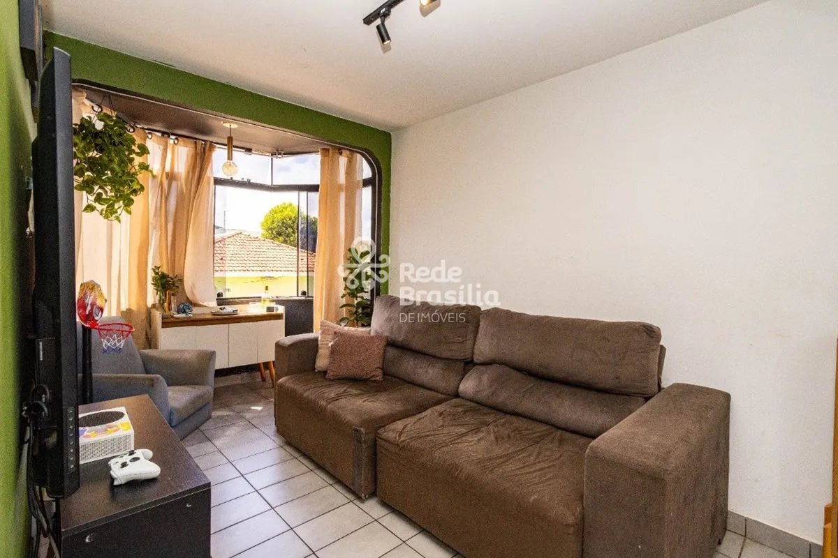 QI 14 - Apartamento com varanda - 3 quartos - 2 banheiros - nascente - aceita fi...