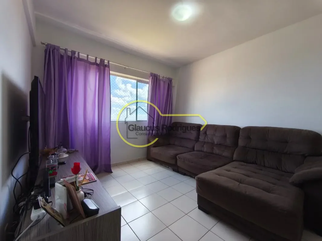 Glaucus Rodrigues Assessoria Imobiliária vende apartamento de 2 quartos (1 suíte...