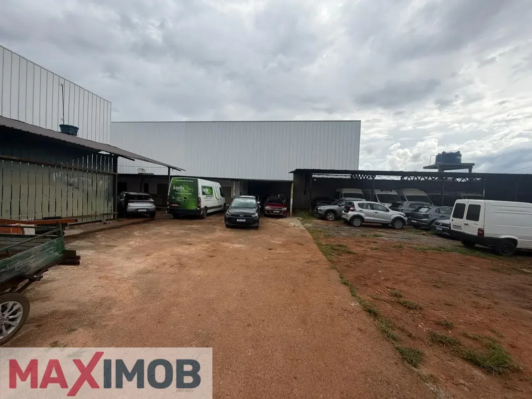 SMAS conjunto D1 Lote com 1.000m2 com 200 m2 de área construída e amplo espaço m...