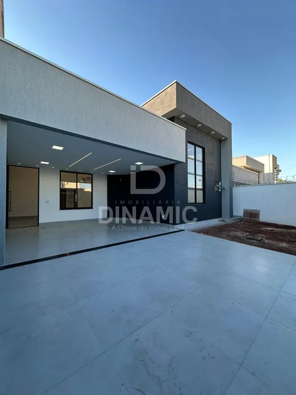 (ID 01) Casa à venda com 150 m² de construção, 3 quartos sendo 2 suítes, pé dire...