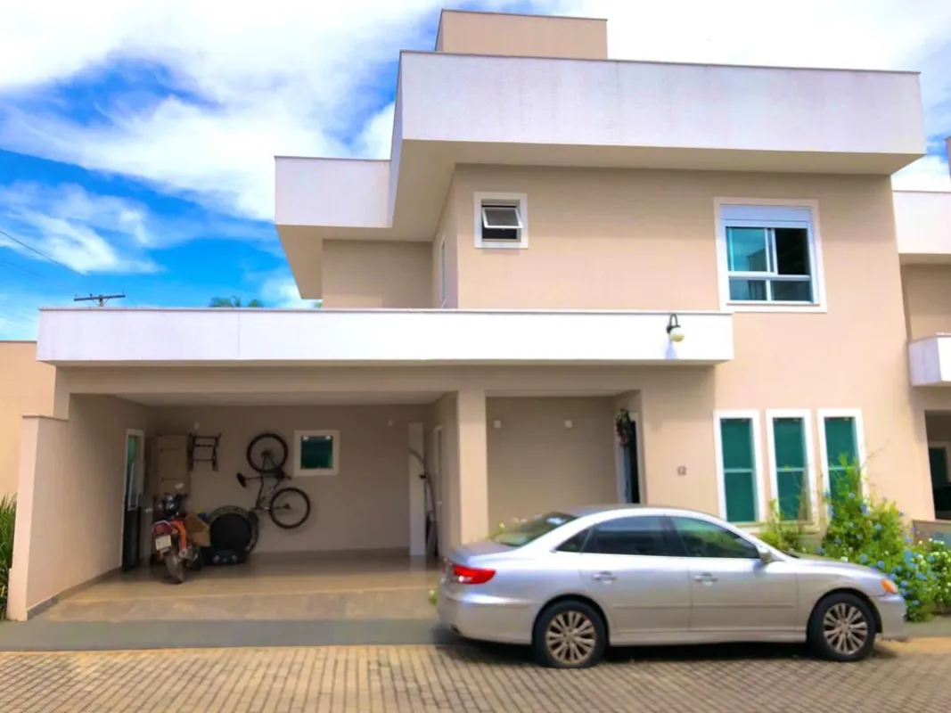 Sobrado a venda em Condomínio Fechado, localizado no Jardim Imperial, com 207m² ...