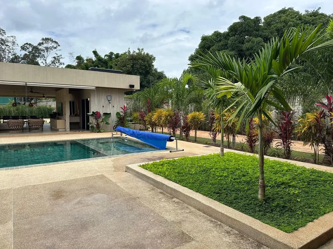 Chácara de alto padrão na Estância Vargem Bonita, 6.400 m² de área total e 450 m...