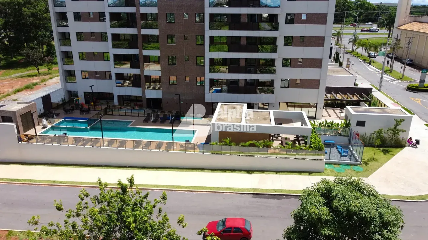 Localizado no Ilha Bela Residence, na Rua Quaresmeira 2A, este apartamento de ca...