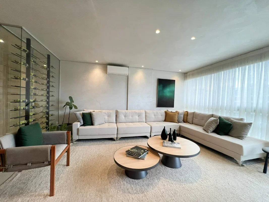 Julisce Alencar Assessoria Imobiliária vende:Apartamento de alto padrão, novo, m...