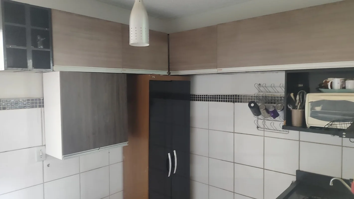 A GCASTRO IMÓVEIS ALUGA !!!Oportunidade Casa reformada e ampliada os fundos na l...