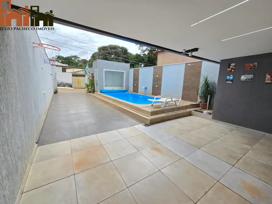 Júlio Pacheco Imóveis Apresenta, esta excelente Casa em Condomínio fechado na Co...