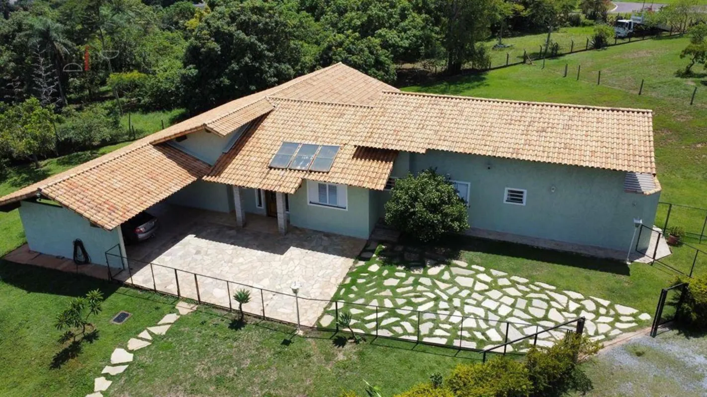 CASA COLONIAL DE ALTO PADRÃO À VENDA NO PARK WAYElegância, conforto e exclusivid...
