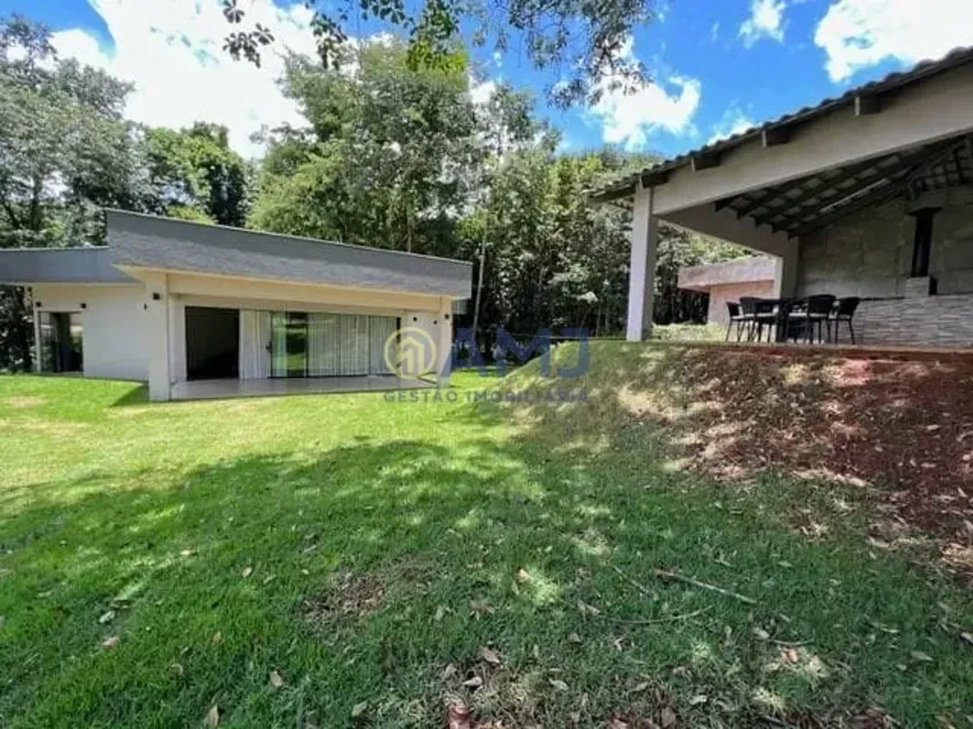 CHÁCARA À VENDA COND. COUNTRYVILLE HIDROLÂNDIA/GOTerreno: 1.213 m² Construção: 2...