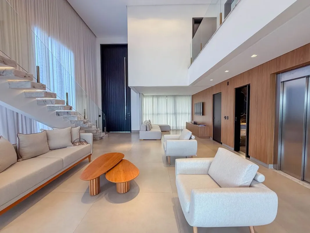 SÃ£o 334mÂ² de Ã¡rea construÃ­da em um terreno amplo de 432,97mÂ².Arquitetura co...