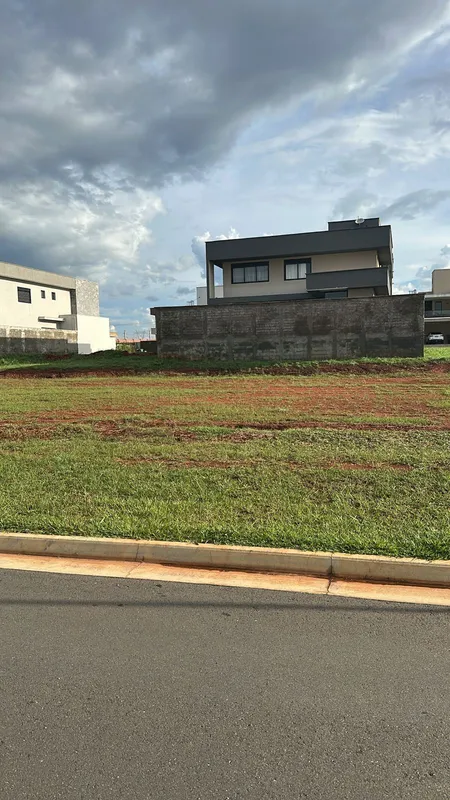 Excelente lote à venda no Jardins França.Com 409,46 m², ótima topografia e ideal...