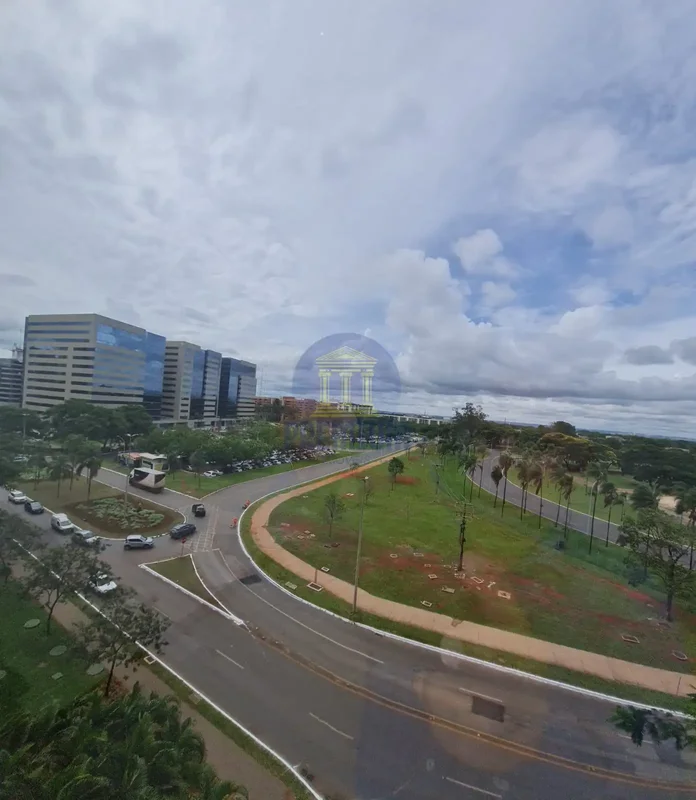 Sala comercial no Ed. Brasil21 - Bloco E- Sala em 03 ambientes: Recepção, escrit...