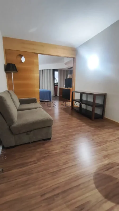 Sua moradia de luxo no coração de Brasília!Este flat mobiliado de 51 m², localiz...