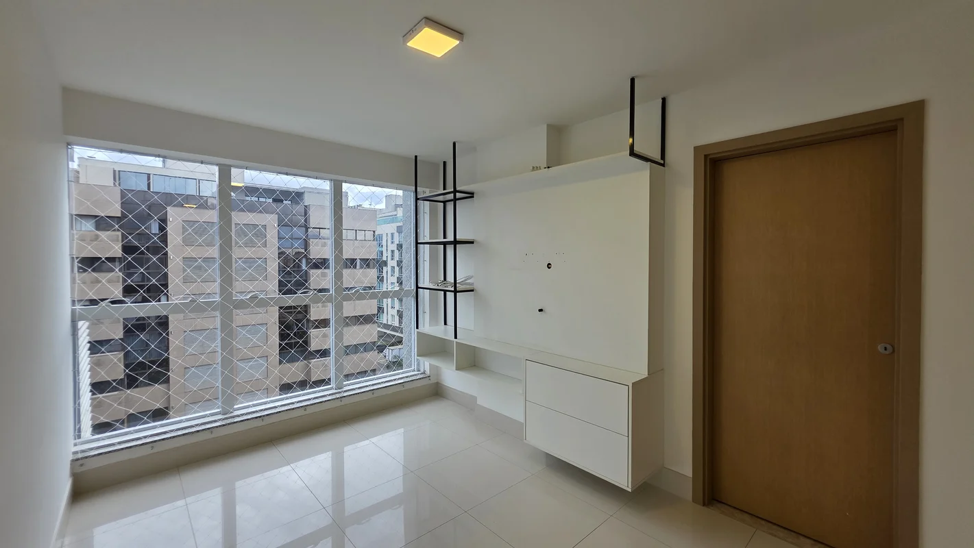 Cobertura com 3 quartos (1 suíte) - 176 m² de área útil!- 3 quartos (1 suíte)- 2...