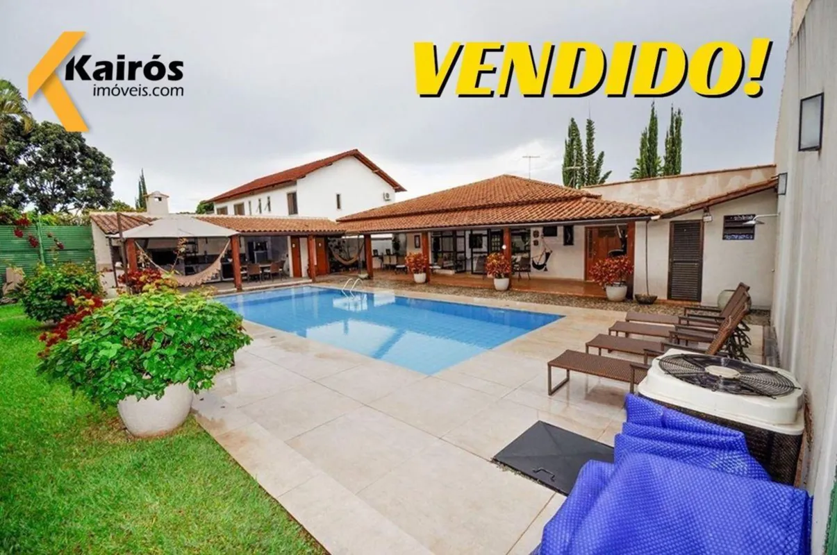 Casa térrea e aconchegante, estilo colonial, 505m² edificados em um terreno de 1...