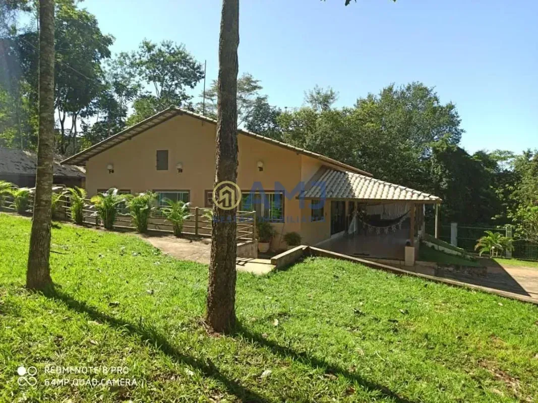 CHÁCARA À VENDA CONDOMÍNIO FECHADO PRÓXIMO A GOIÂNIAÁrea total: 4.887,25 m² + ma...