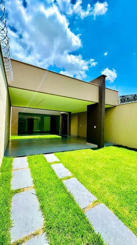 O imóvel está localizado no bairro Jardim Maria Inês com 210 metros quadrados co...