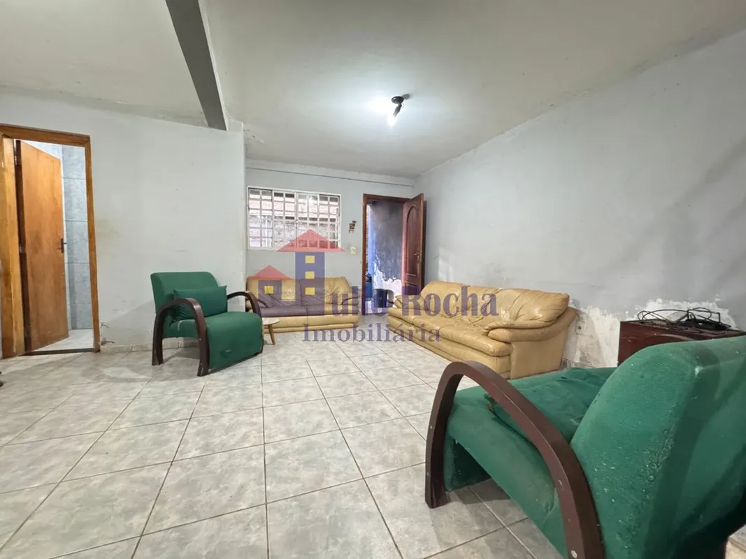 JULIO ROCHA IMOBILIÁRIA VENDE!ÓTIMA CASA, ESPAÇOSA, COM GRANDE POTENCIAL DE REFO...
