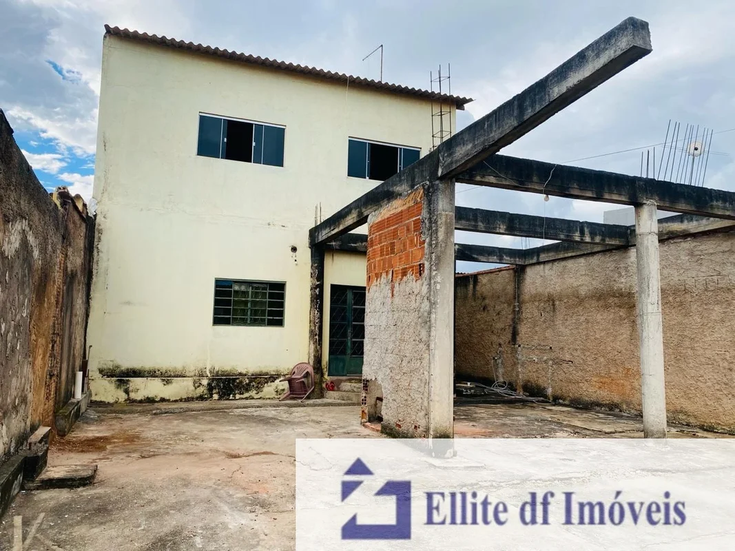 Detalhes do Imóvel: Lote com 250m² Sobrado com 2 moradias independentes Estrutur...