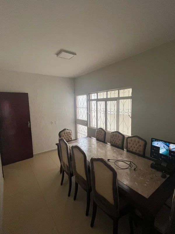 Excelente oportunidade na Quadra 13 Conjunto C, em Sobradinho, DF. Esta casa de ...