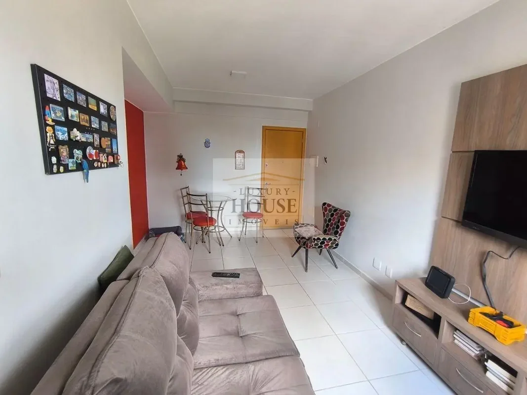 Descubra um apartamento ideal para quem busca conforto e praticidade na Quadra 1...