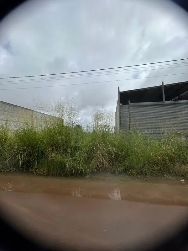 Vendo Lote Setor Três MariasRua mmm14 qd 39 lt 32 Área terreno 10x30 300 mtsEscr...