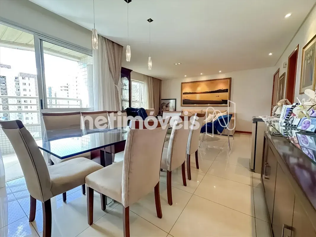 Imagine viver em um apartamento que entrega a sensação de casa… com 180m² de pur...
