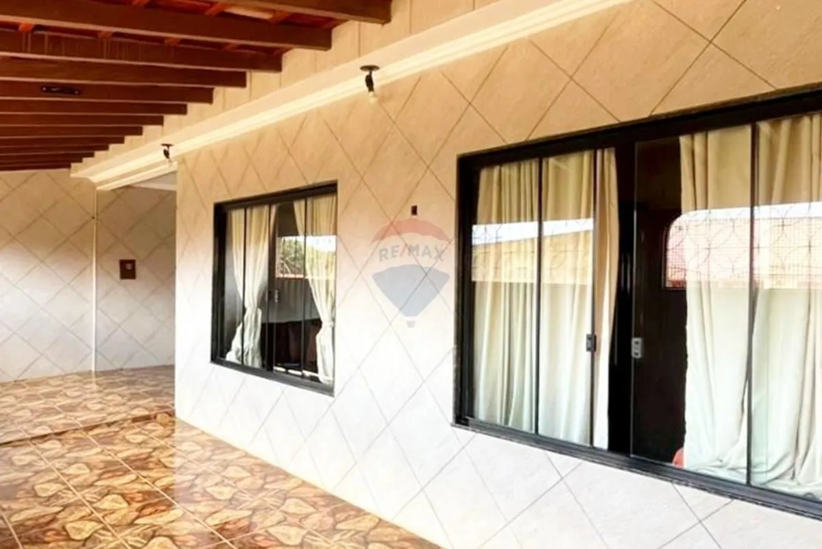 Casa residencial168,29 m² de área útil200 m² de área total4 quartos amplos1 suít...