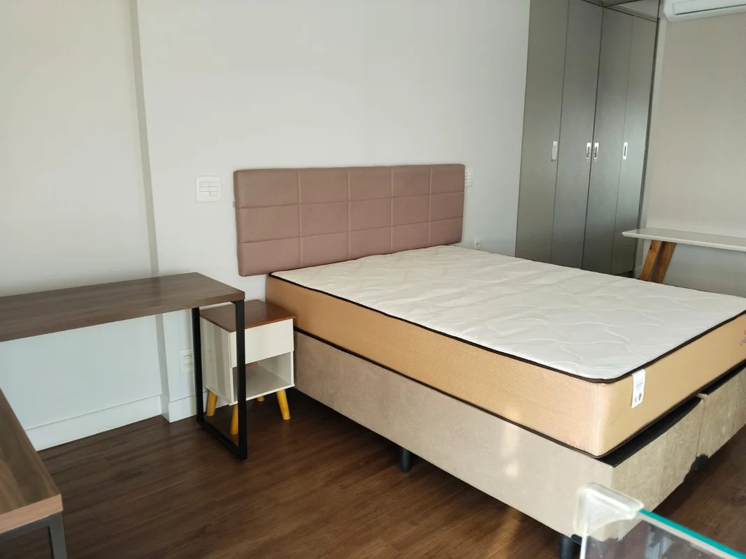 Venha conhecer este Aconchegante LOFT de 01 quarto com 50M², mobiliado com Varan...