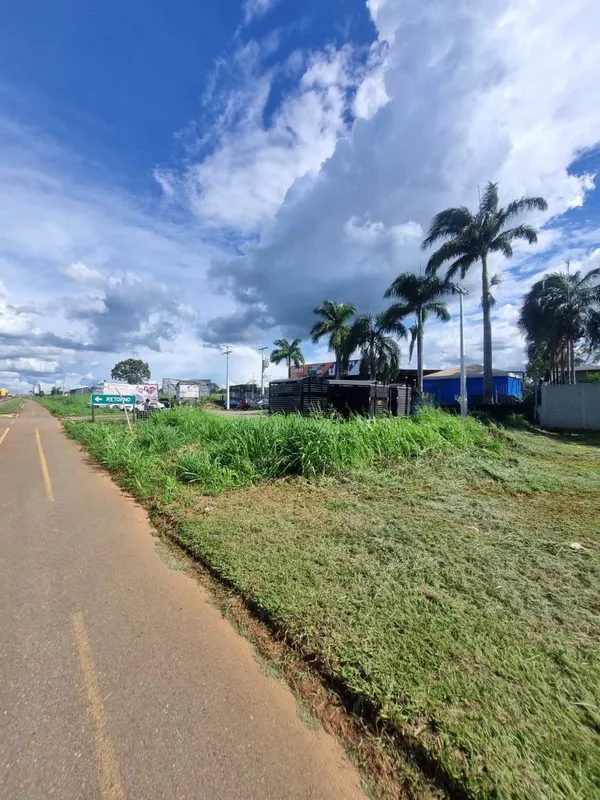 Galpão Comercial na GO-020 com 5.000 m² – Excelente LocalizaçãoLocalização estra...