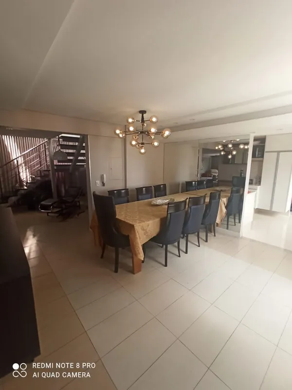 Apartamento Duplex de 359m² – Conforto e SofisticaçãoApartamento Mobiliado e Dec...