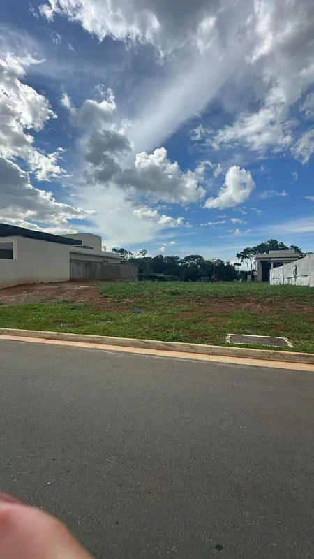 Excelente lote à venda no Jardins França.Com 407,85 m², ótima topografia e ideal...