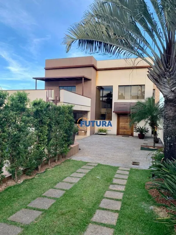 A FUTURA NEGÓCIOS IMOBILIÁRIOS disponibiliza para VENDA: Excelente Casa no condo...