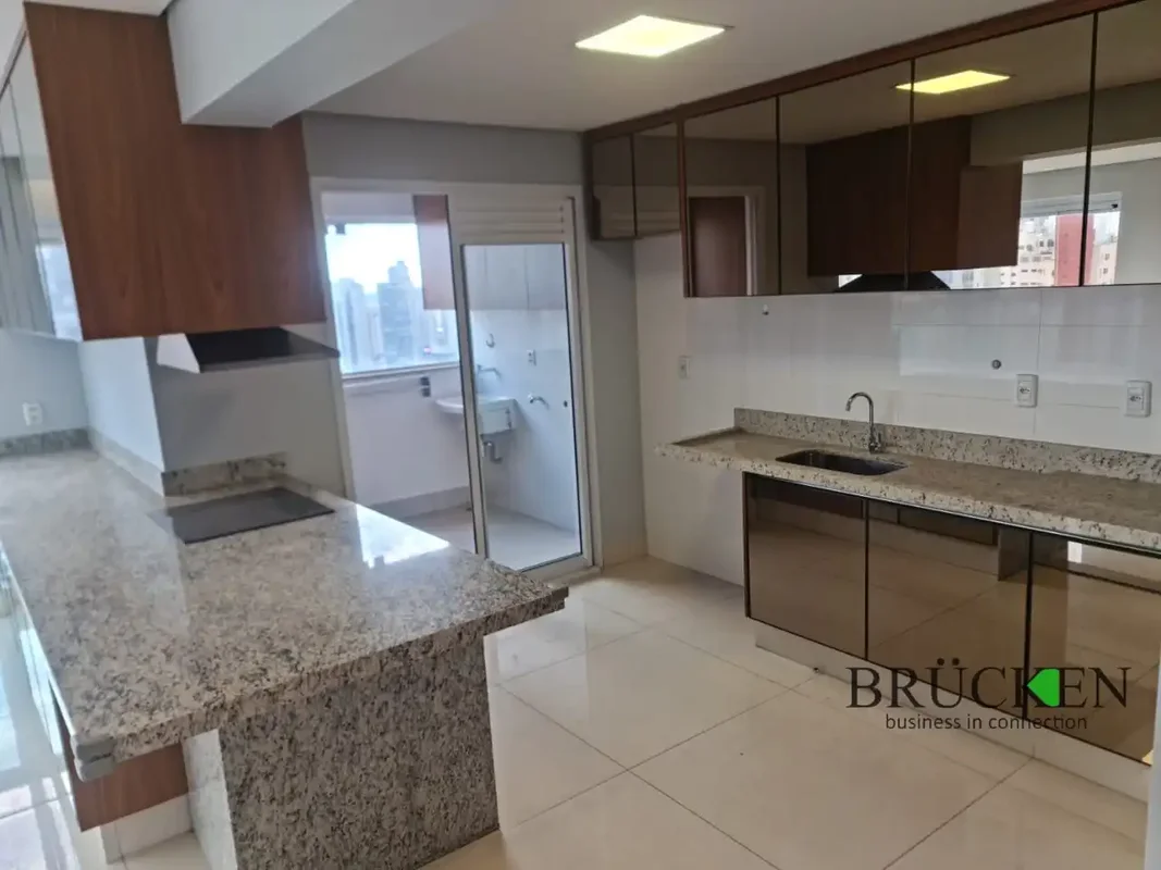 Apartamento com 110 m² privativo | 2 vagas + escaninho | Andar Alto 3 suítes ple...