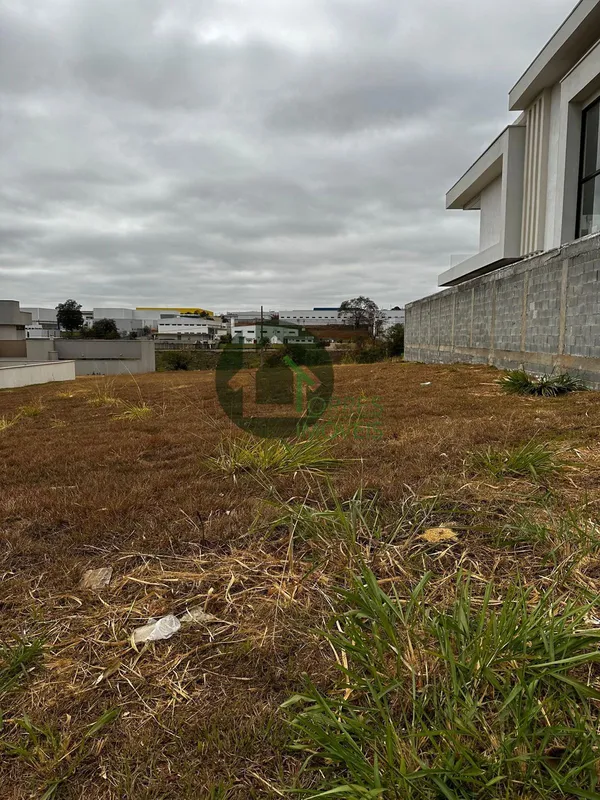 Lote condomínio Jardim VenezaOportunidade de ter seu lote de 360 m² dentro de um...