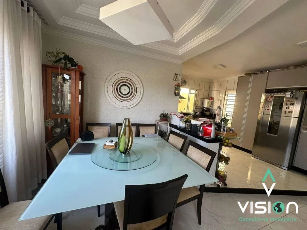 Venda em Vicente Pires, rua 3Casa com 400m² de Área Privativa:- 3 Quartos espaço...